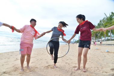 Teambuilding On The Beach