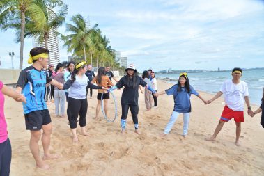 Teambuilding On The Beach